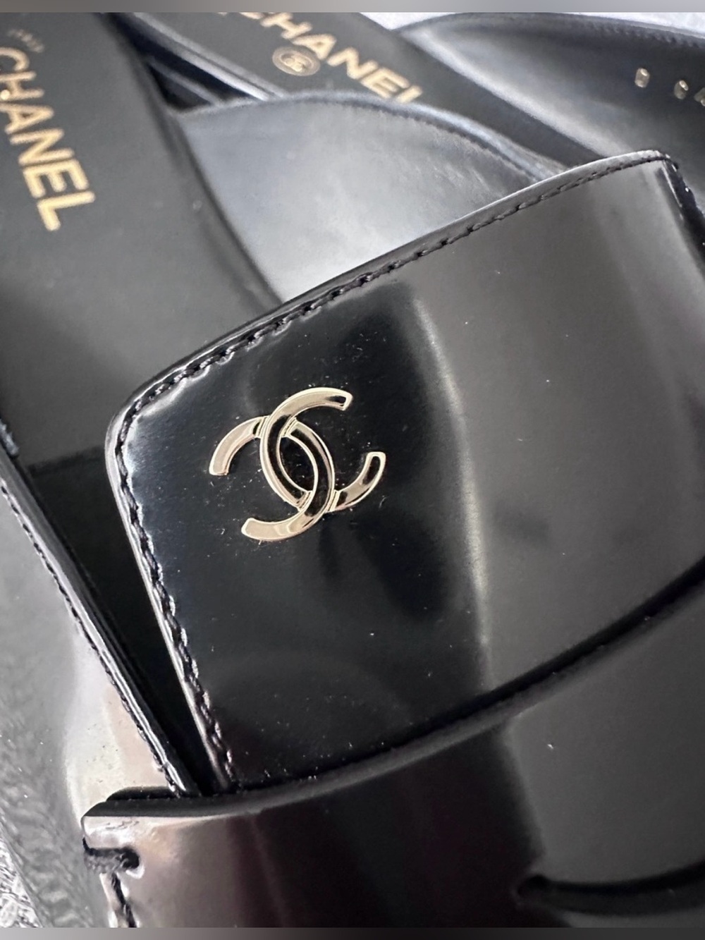 CHANEL NEW 2026 Black Patent Leather Slip-On Loafers SLIDES Gold CC HW size 38 - Picture 7 of 14
